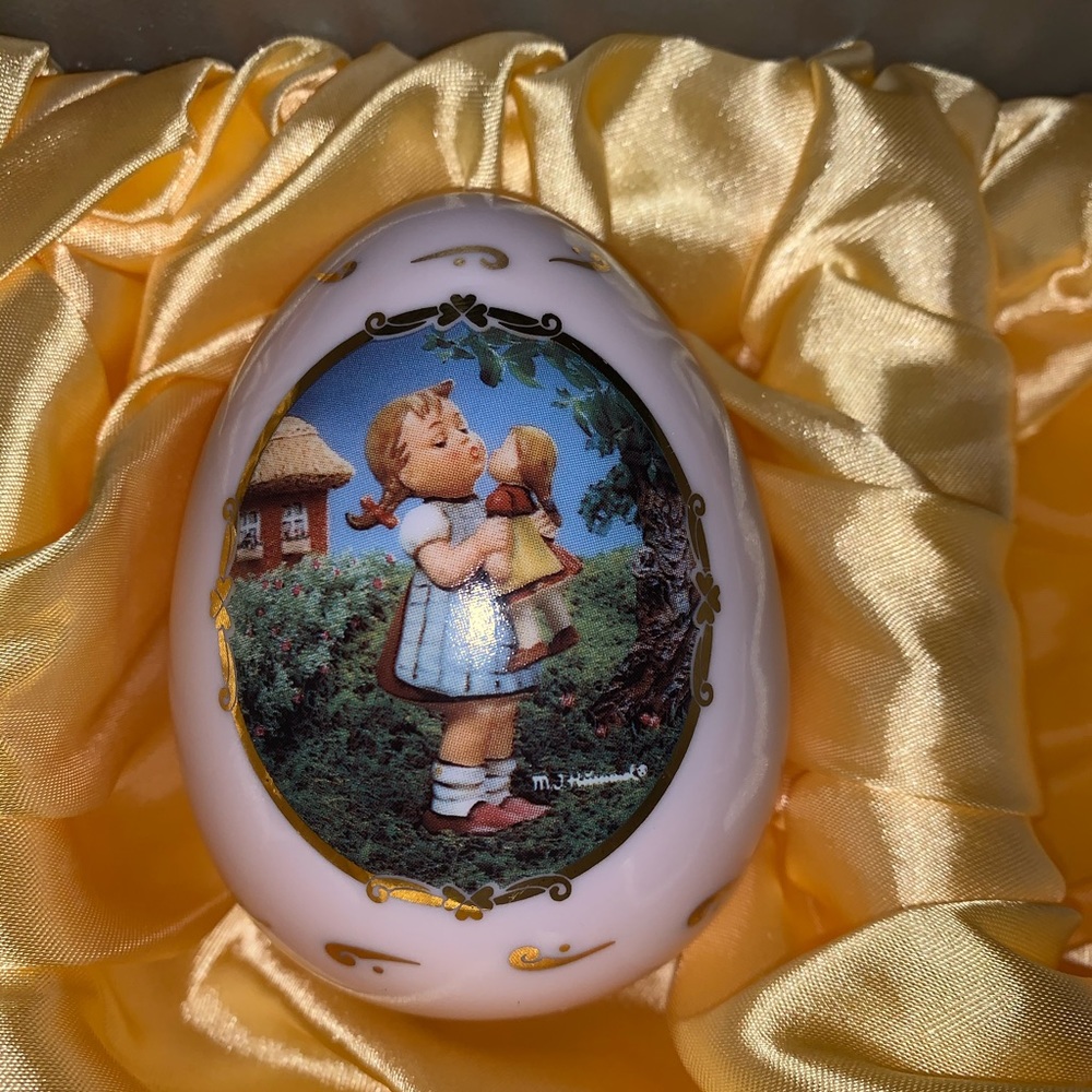 MJ Hummel Porcelain Egg